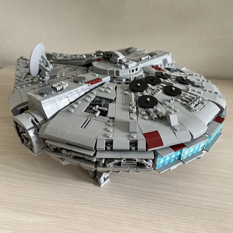 Faucon Millenium — Set de construction MOC Star Wars 2800+ pièces